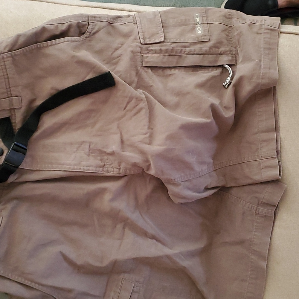 Men's brown Columbia cargo shorts.  Worn once